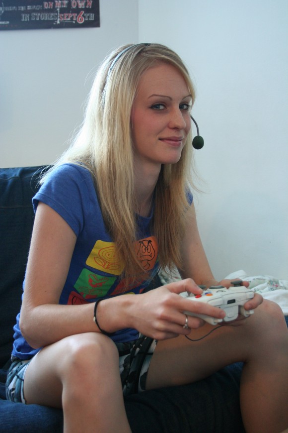 Wouldyoupaymoneytogamewithherpart2feature07062010